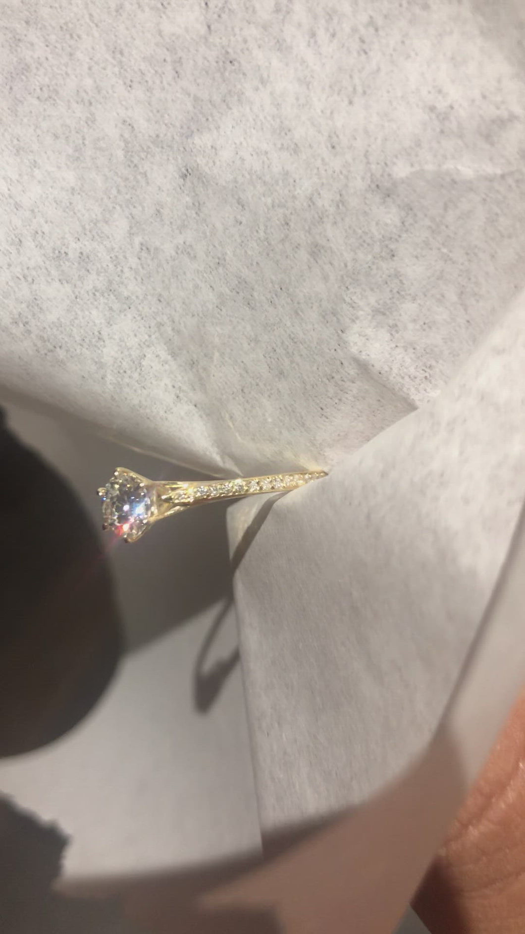 Pear engagement ring